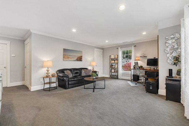 38 Fieldstone Farm Rd, Sudbury, MA 01776