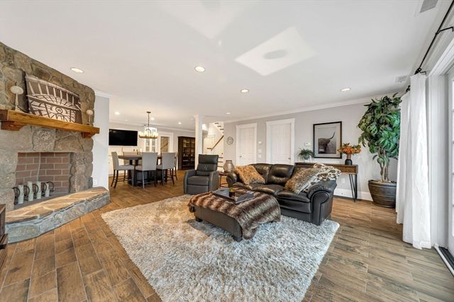 38 Fieldstone Farm Rd, Sudbury, MA 01776