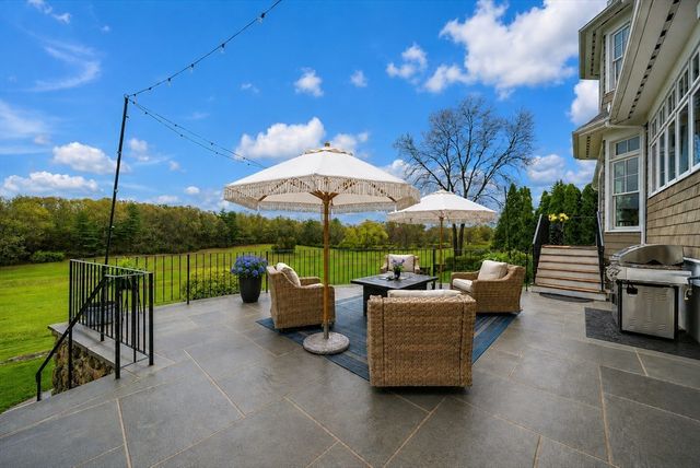 38 Fieldstone Farm Rd, Sudbury, MA 01776
