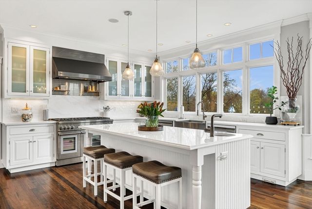 38 Fieldstone Farm Rd, Sudbury, MA 01776