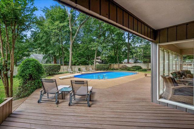 6767 POPLAR PIKE, Memphis, TN 38119