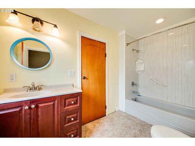 2812 E EVERGREEN Blvd, Vancouver, WA 98661