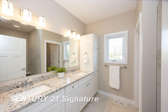 4215 Woodburn Court, Saginaw Twp, MI 48603