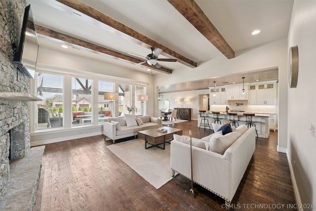 6110 N Creekwood Drive, Owasso, OK 74055