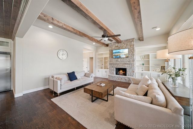 6110 N Creekwood Drive, Owasso, OK 74055