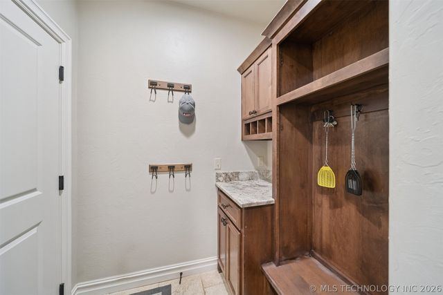 6110 N Creekwood Drive, Owasso, OK 74055