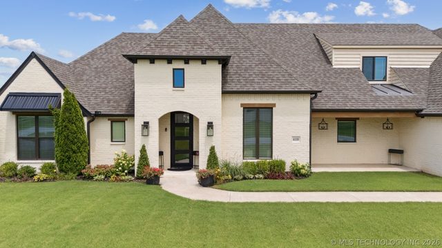 6110 N Creekwood Drive, Owasso, OK 74055