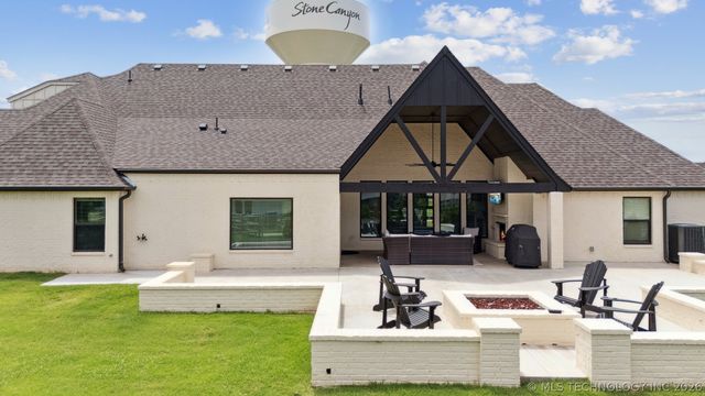 6110 N Creekwood Drive, Owasso, OK 74055