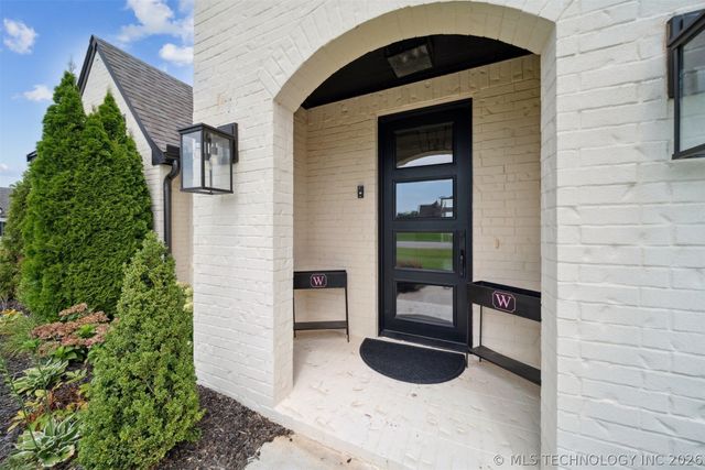 6110 N Creekwood Drive, Owasso, OK 74055