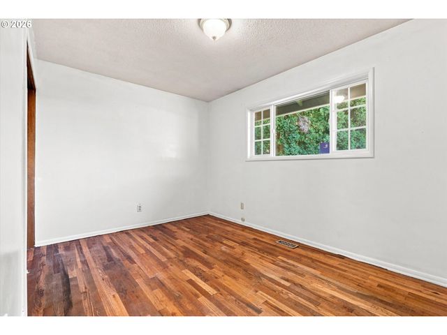 917 Se 168TH Ave, Portland, OR 97233