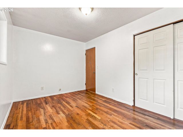 917 Se 168TH Ave, Portland, OR 97233