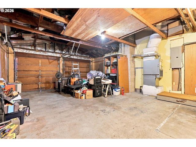 917 Se 168TH Ave, Portland, OR 97233