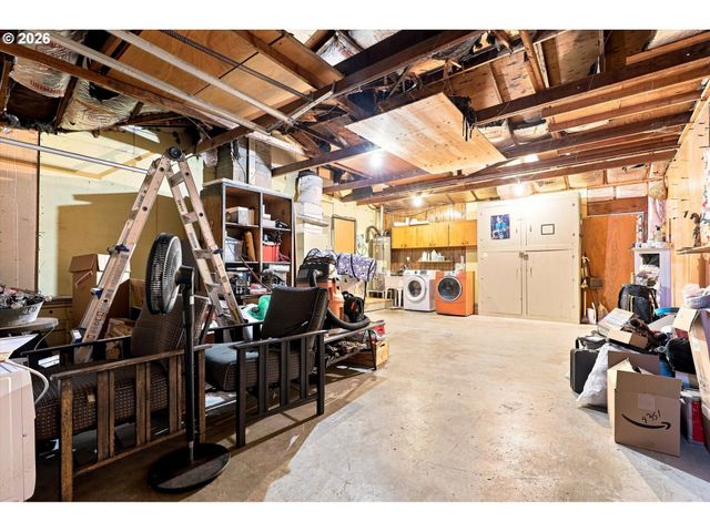 917 Se 168TH Ave, Portland, OR 97233