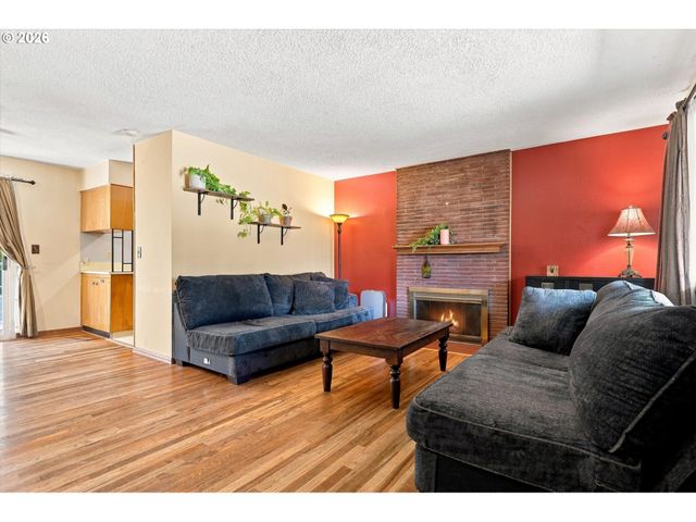 917 Se 168TH Ave, Portland, OR 97233