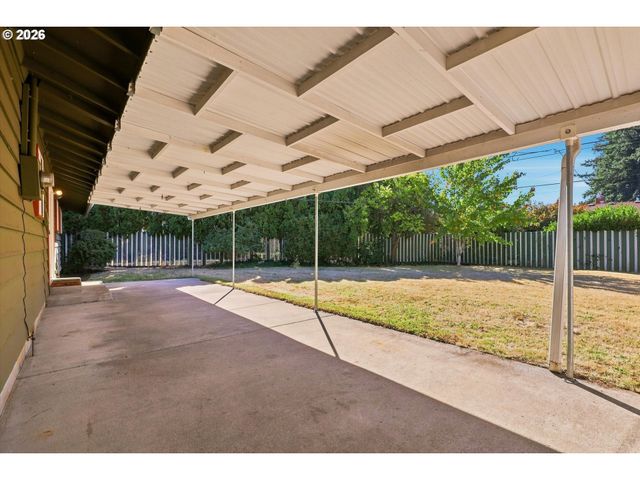 917 Se 168TH Ave, Portland, OR 97233