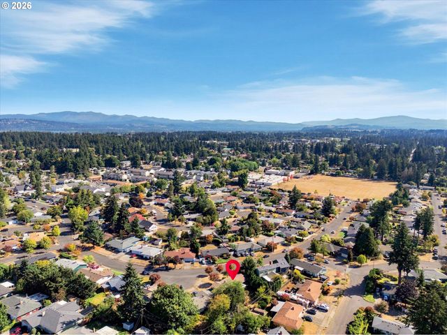 917 Se 168TH Ave, Portland, OR 97233