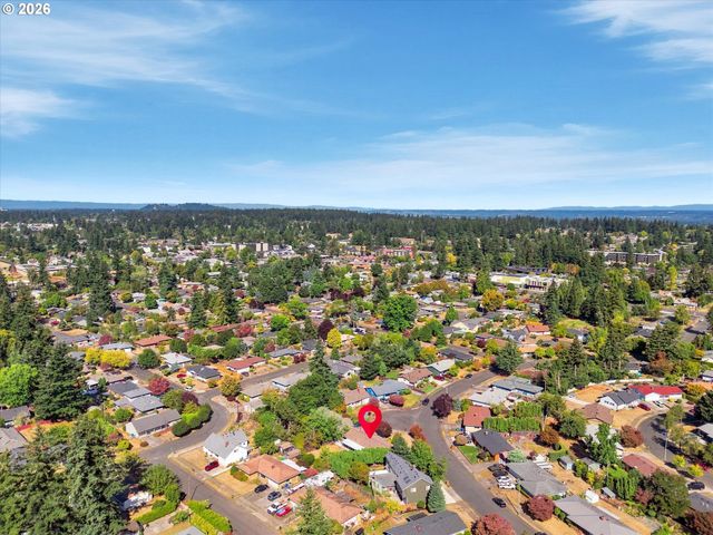 917 Se 168TH Ave, Portland, OR 97233