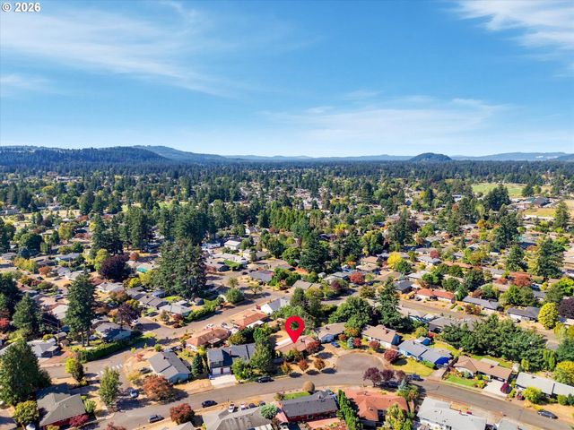 917 Se 168TH Ave, Portland, OR 97233