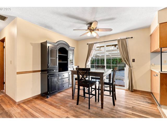 917 Se 168TH Ave, Portland, OR 97233