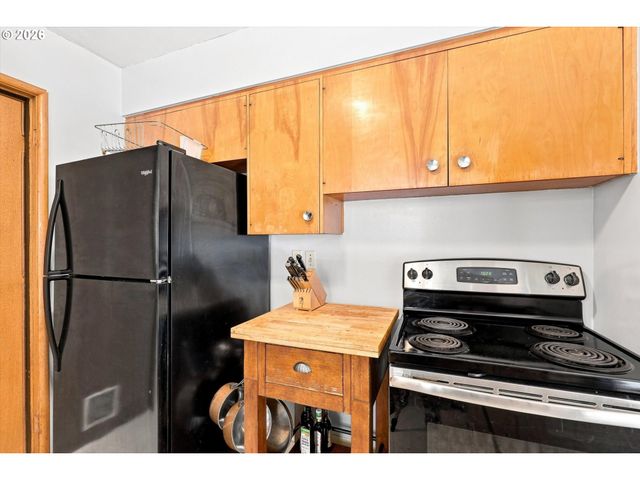 917 Se 168TH Ave, Portland, OR 97233