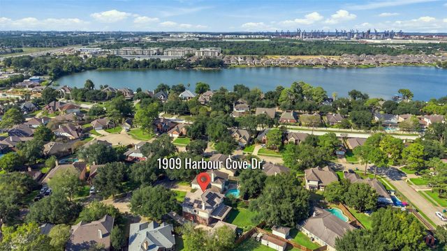 1909 Harbour Cove Drive, Seabrook, TX 77586