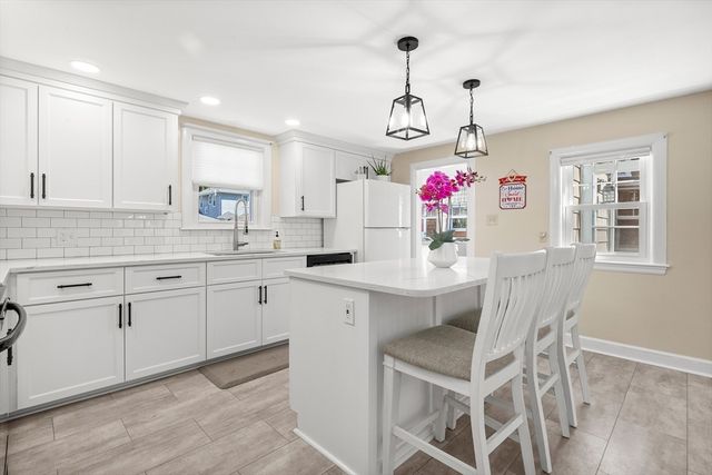 11 Parker St, Saugus, MA 01906