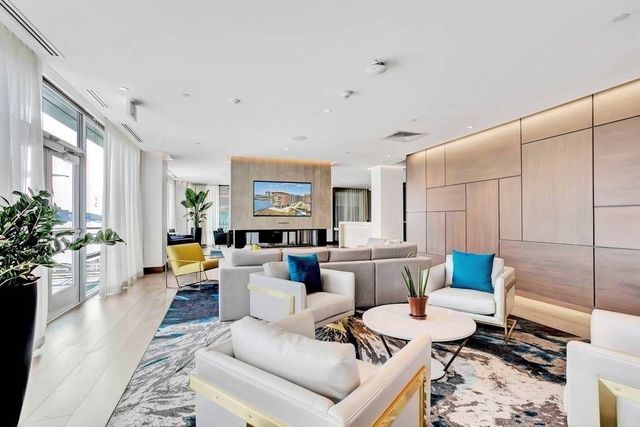 65 Lewis St U 506, Boston, MA 02128