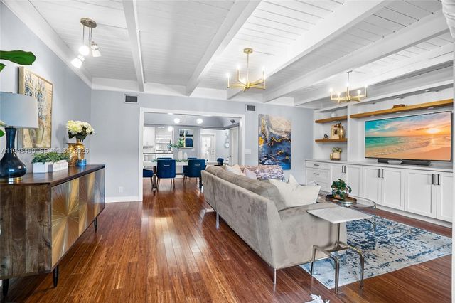 505 Maplewood Dr, Green Acres, FL 33415