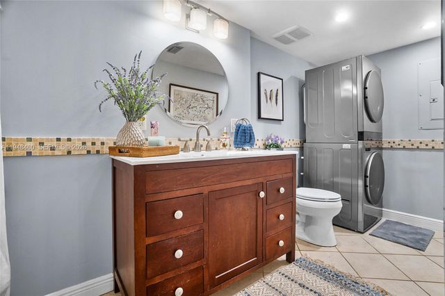 505 Maplewood Dr, Green Acres, FL 33415