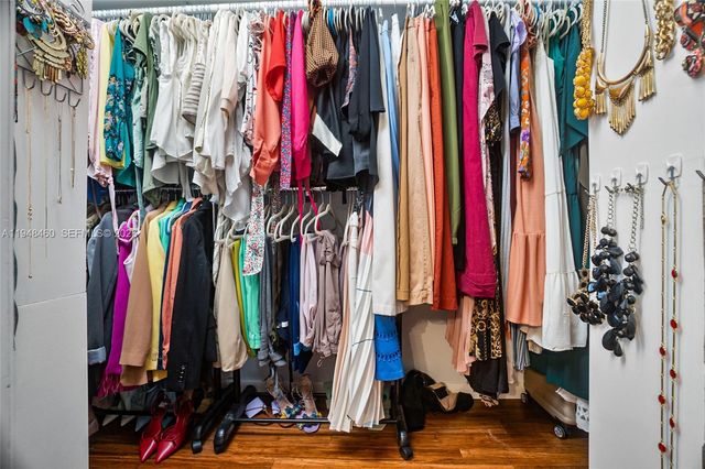 505 Maplewood Dr, Green Acres, FL 33415