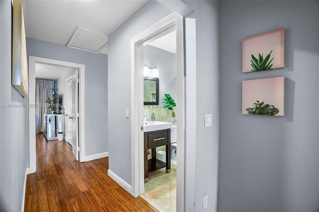 505 Maplewood Dr, Green Acres, FL 33415