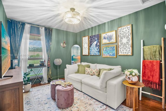 505 Maplewood Dr, Green Acres, FL 33415