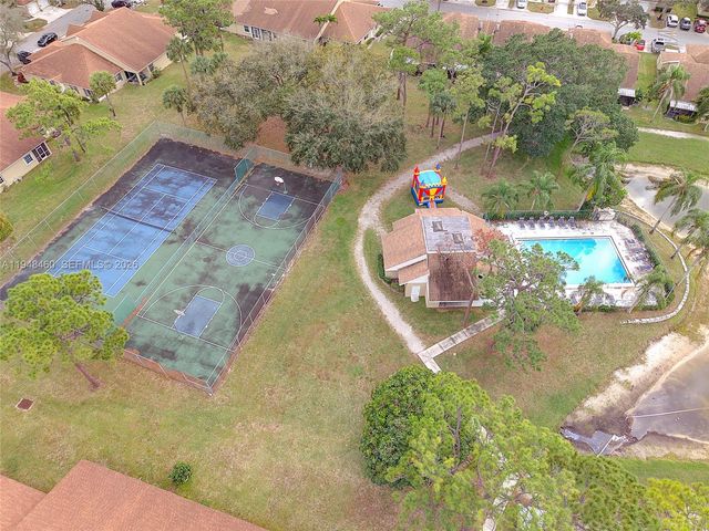 505 Maplewood Dr, Green Acres, FL 33415