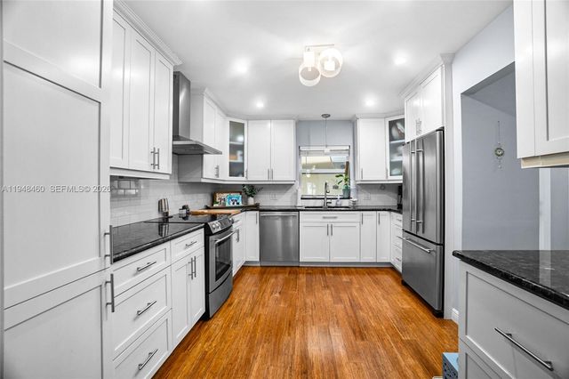 505 Maplewood Dr, Green Acres, FL 33415