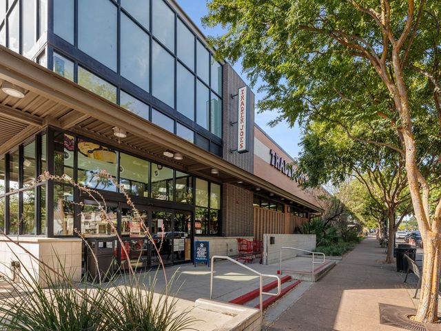 2015 N Prairie Avenue 202, Dallas, TX 75204