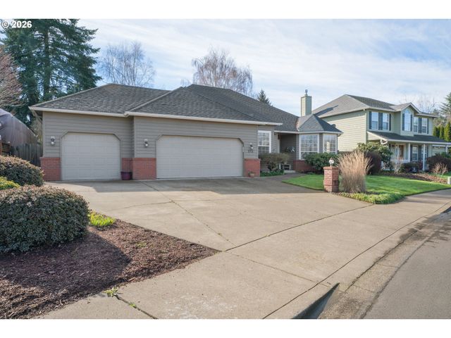 212 CHIMNEY ROCK Ln, Eugene, OR 97404