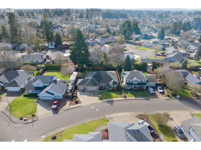 212 CHIMNEY ROCK Ln, Eugene, OR 97404