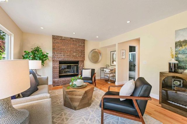 4303 Chamberlin Ct, Oakland, CA 94619