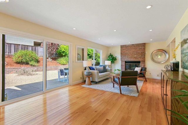 4303 Chamberlin Ct, Oakland, CA 94619