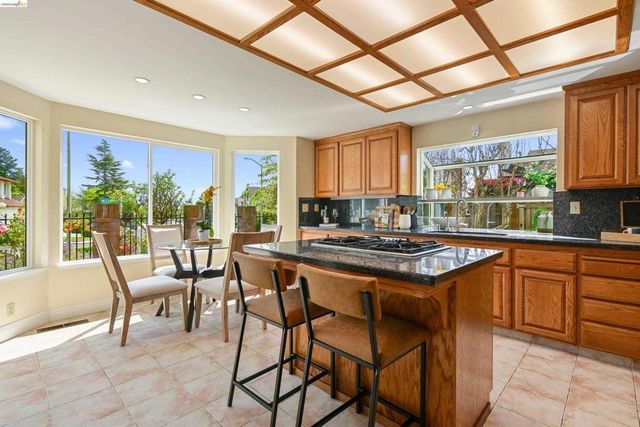 4303 Chamberlin Ct, Oakland, CA 94619