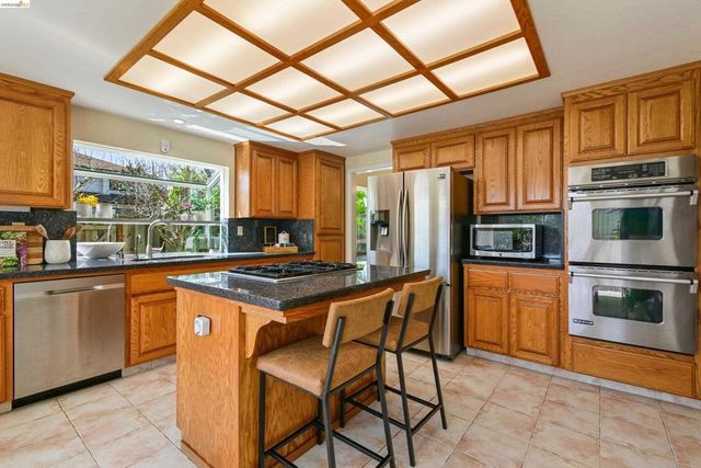 4303 Chamberlin Ct, Oakland, CA 94619