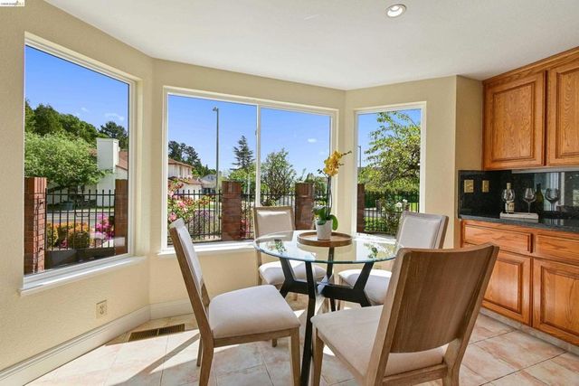 4303 Chamberlin Ct, Oakland, CA 94619