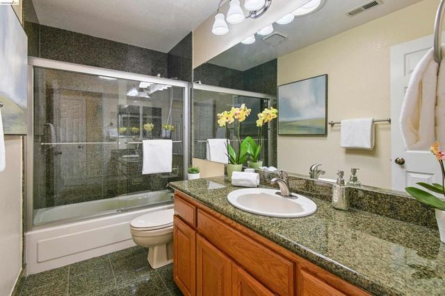 4303 Chamberlin Ct, Oakland, CA 94619