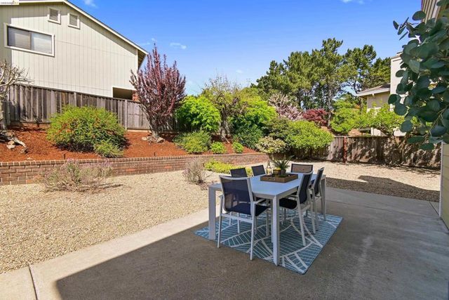 4303 Chamberlin Ct, Oakland, CA 94619