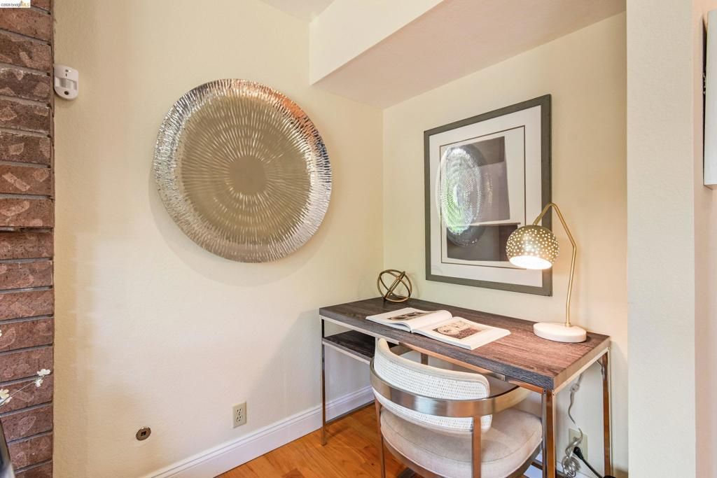 Image 17 of property listing at 4303 Chamberlin Ct, Oakland, CA 94619