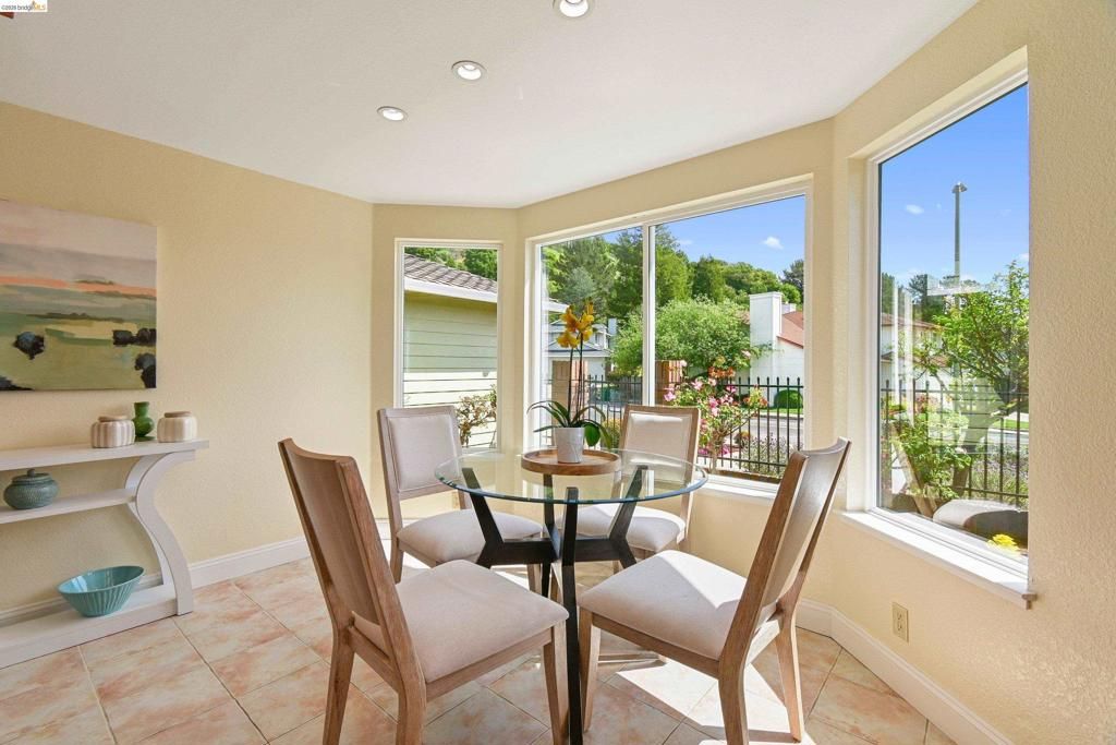 Image 23 of property listing at 4303 Chamberlin Ct, Oakland, CA 94619