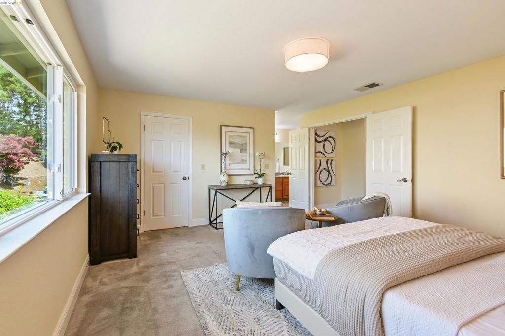 Image 32 of property listing at 4303 Chamberlin Ct, Oakland, CA 94619