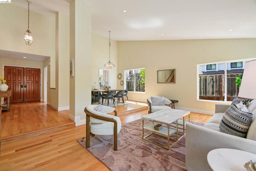 Image 9 of property listing at 4303 Chamberlin Ct, Oakland, CA 94619