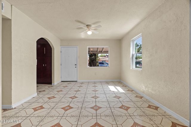 6432 SHIRLEY Avenue, El Paso, TX 79905