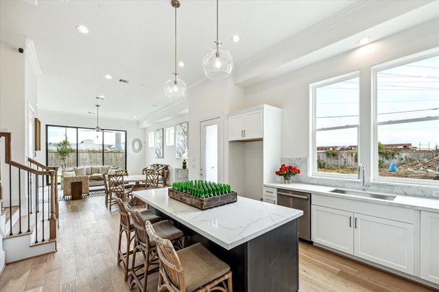 1006 Golden Nectar, Houston, TX 77008